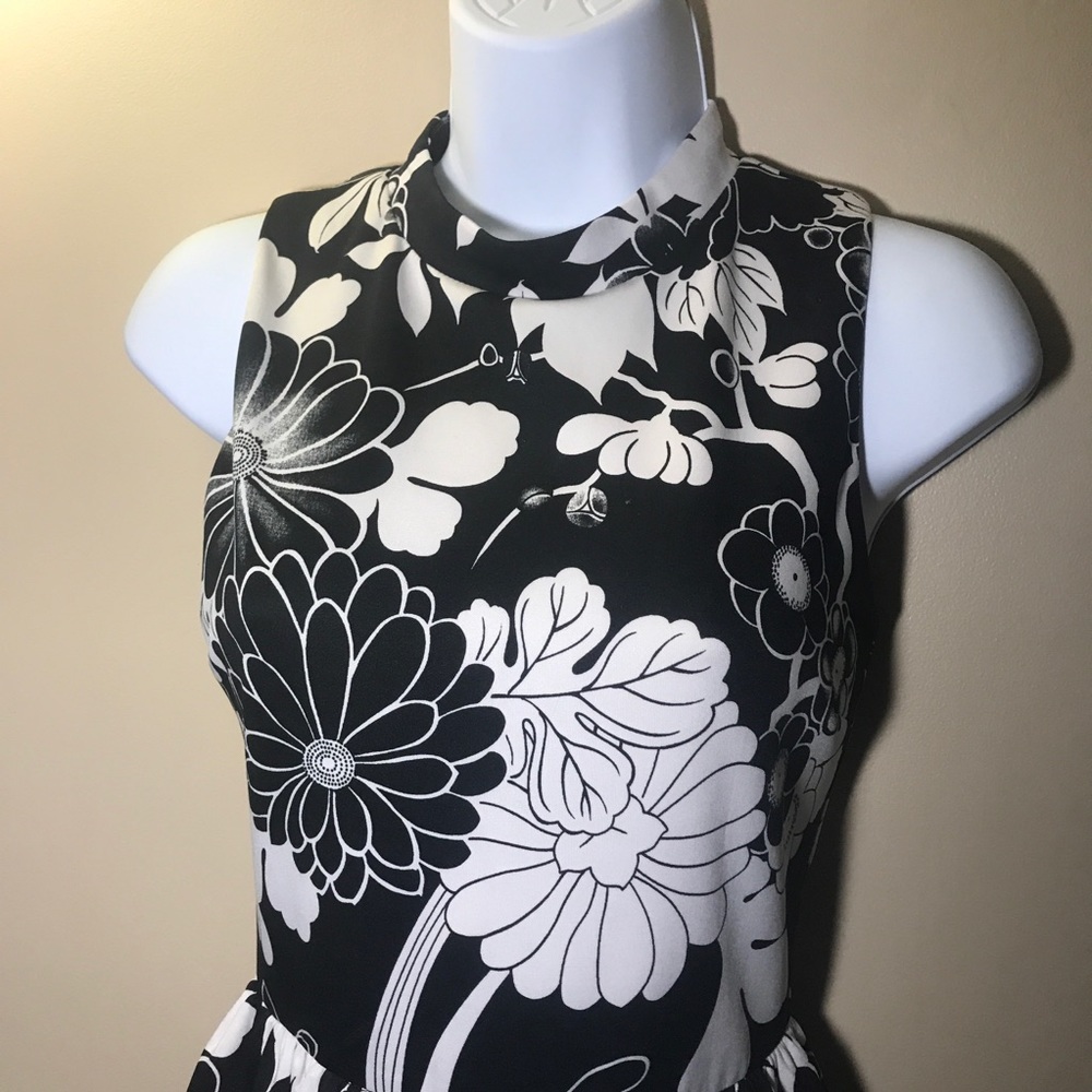 ❤️ Nordstrom Black and White Fit and Flare Halter Mini Dress Office Work Formal